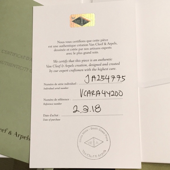 Van Cleef & Arpels Alhambra earrings - Picture 6 of 8